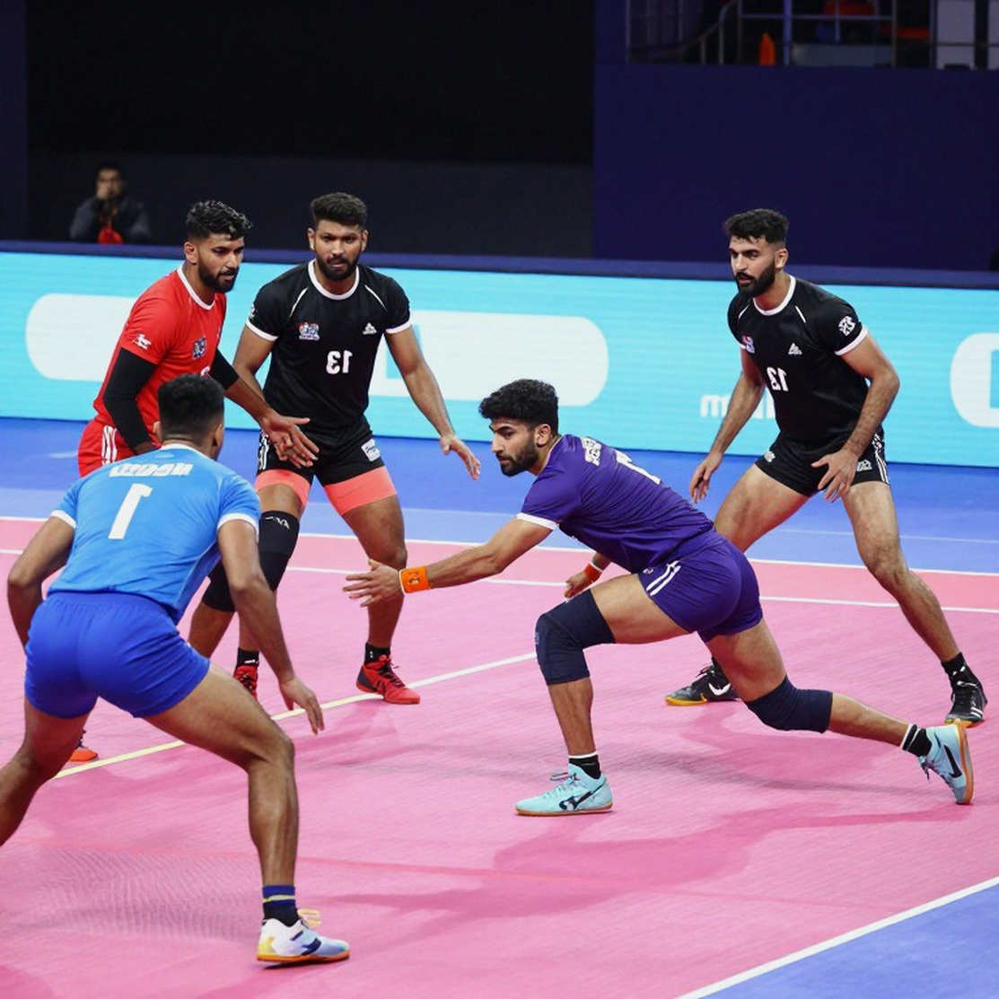 PKL नीलामी: महँगा रेडर, सस्ता डिफेंडर — और वह गलती जो हर फ्रैंचाइज़ी हर बार दोहराती है PKL नीलामी: महँगा रेडर, सस्ता डिफेंडर — और वह गलती जो हर फ्रैंचाइज़ी हर बार दोहराती है